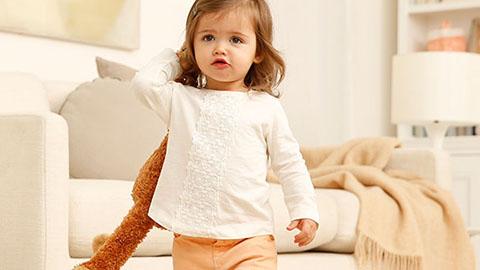 Etapas de desenvolvimento do meu bebé com 23 meses - Ansiedade da separação