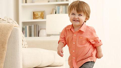 Etapas de desenvolvimento do meu bebé com 21 meses - A independência do seu bebé